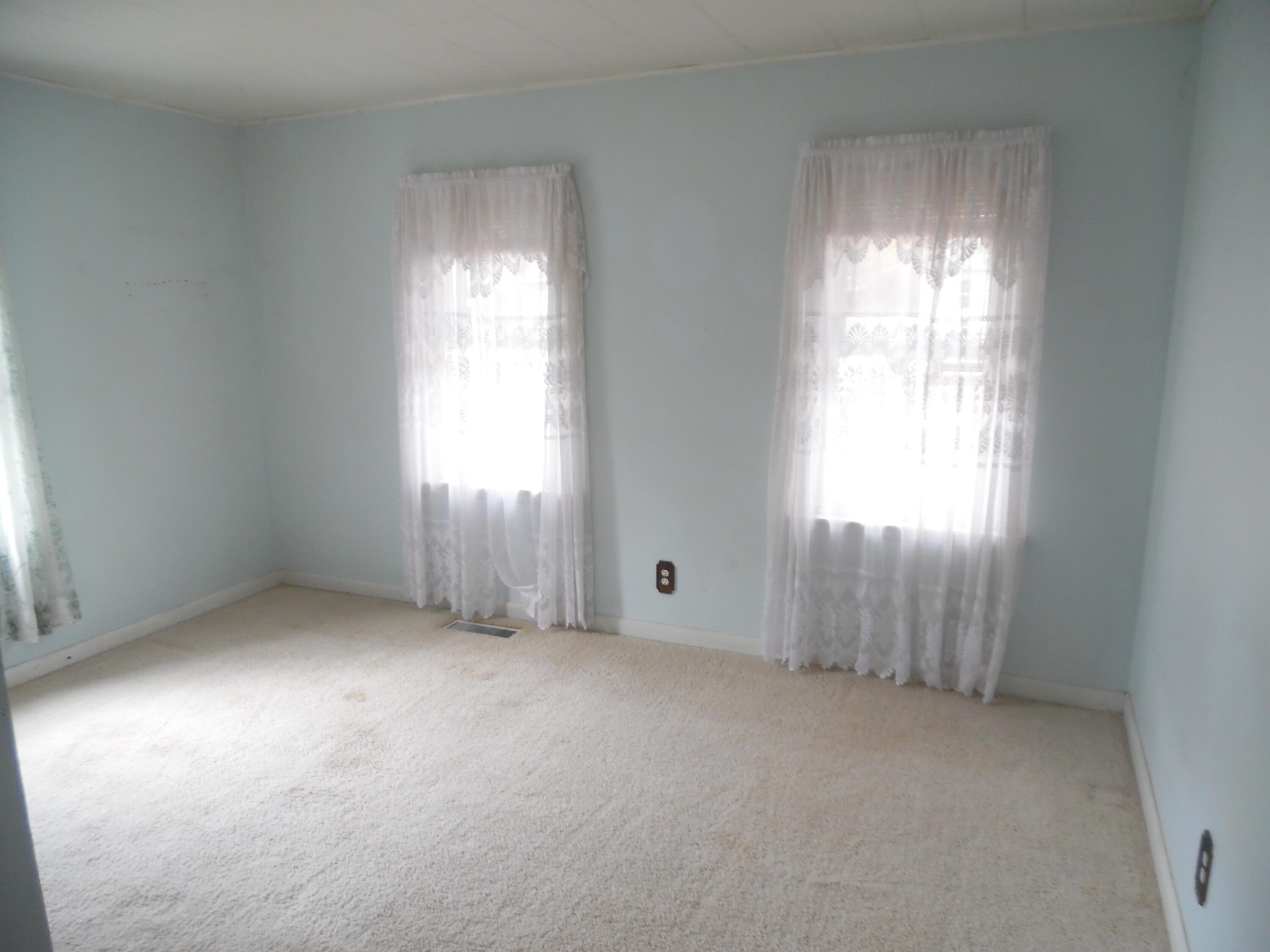 216 Miller Drive Albion, MI 49224 - Photo 13 of 24 SAM_6215