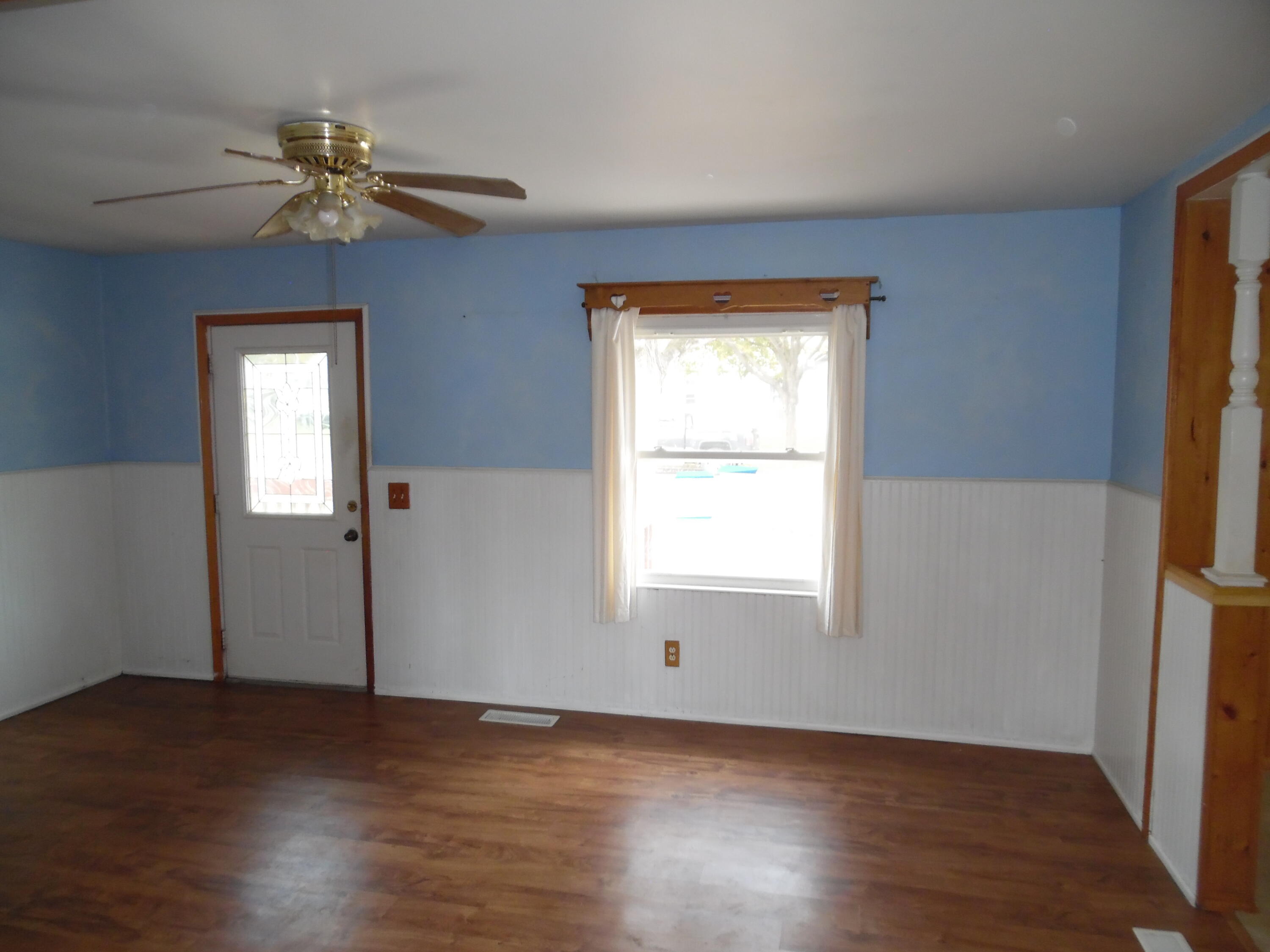 216 Miller Drive Albion, MI 49224 - Photo 5 of 24 SAM_6222