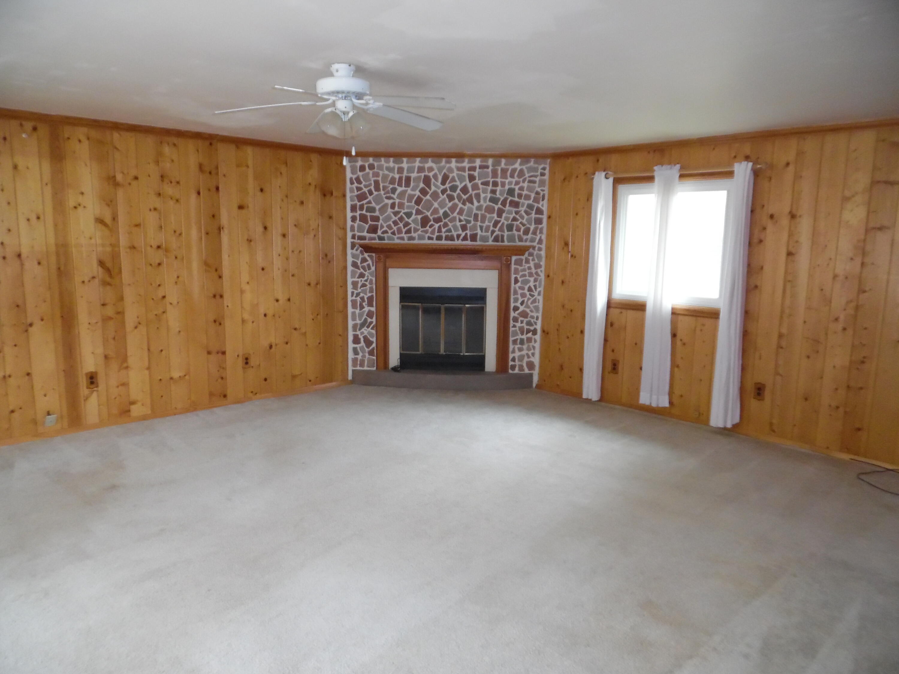 216 Miller Drive Albion, MI 49224 - Photo 9 of 24 SAM_6207