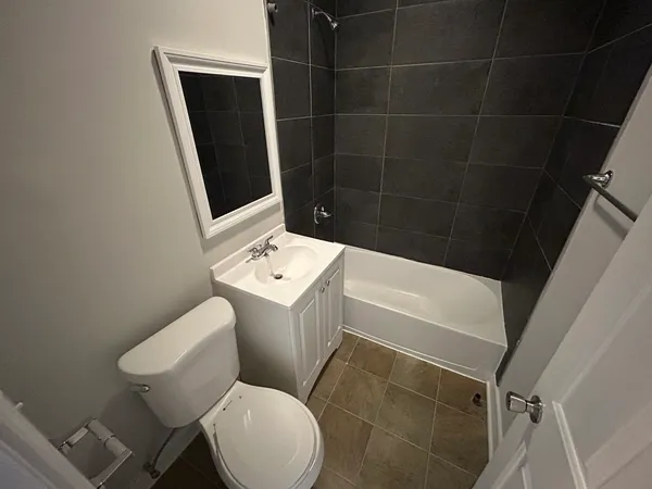 $1,950 | 7153 West Grand Avenue, Unit 202, Chicago, IL 60707