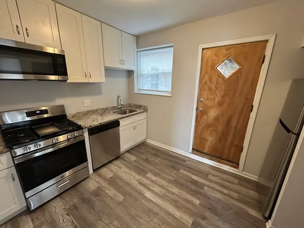 $1,950 | 7153 West Grand Avenue, Unit 202, Chicago, IL 60707