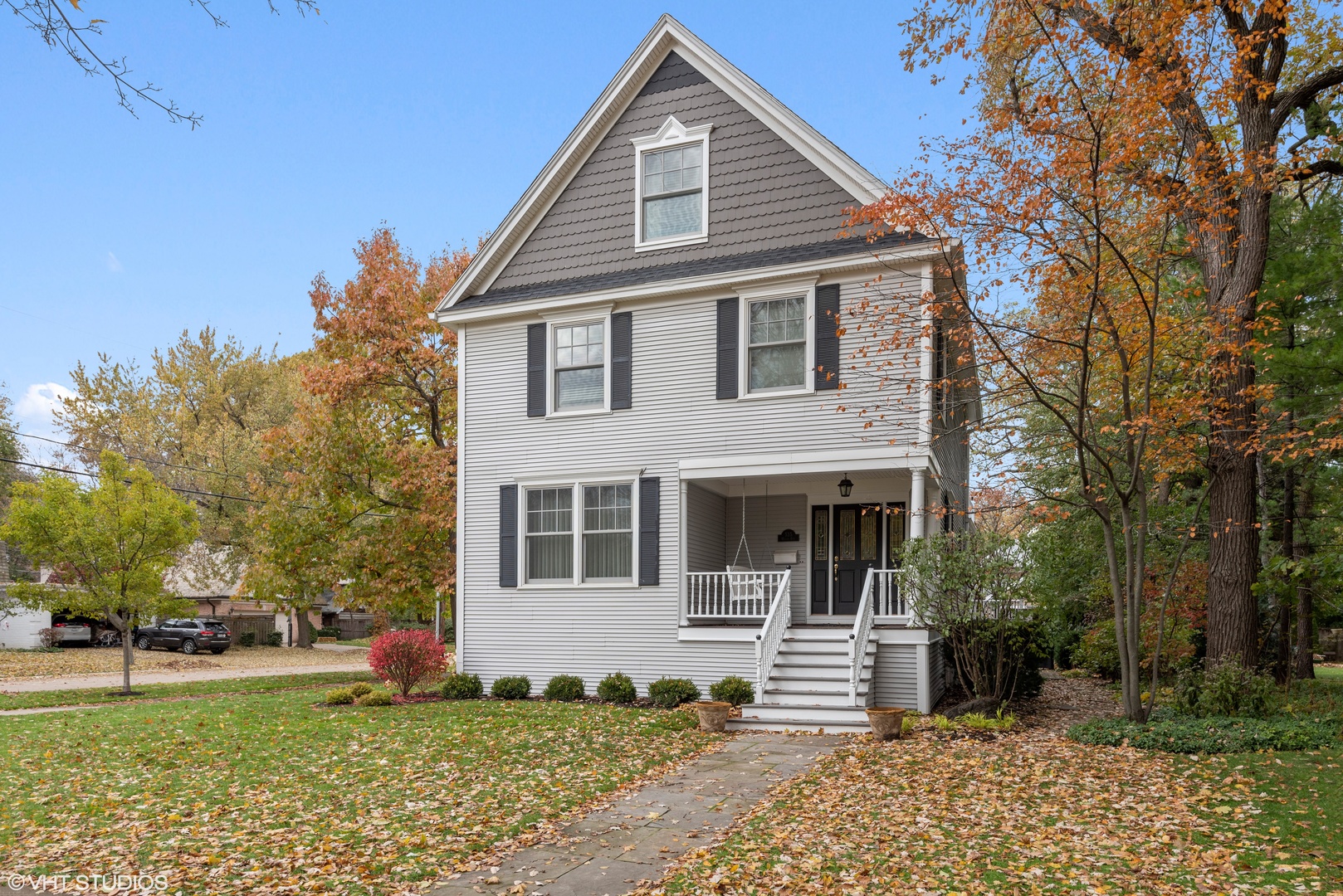 535 Willow Road Winnetka, IL 60093 - Photo 2 of 40