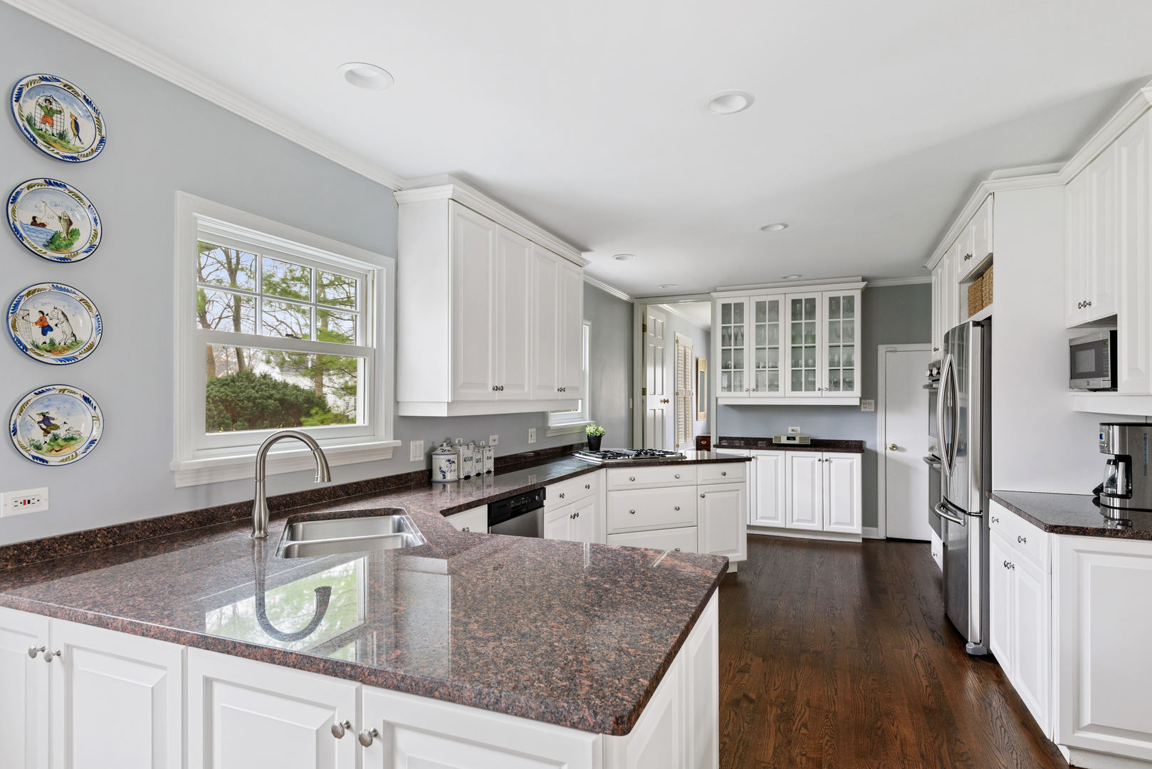 535 Willow Road Winnetka, IL 60093 - Photo 12 of 40