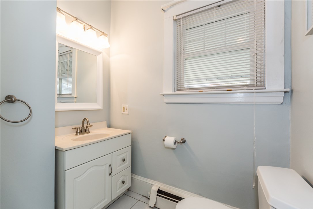 43 Brookwood Road Cranston, RI 02910 - Photo 21 of 33 Bathroom