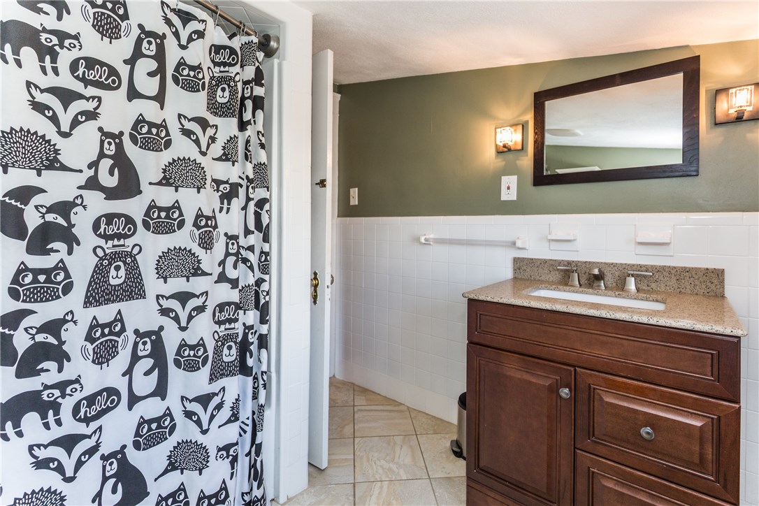 43 Brookwood Road Cranston, RI 02910 - Photo 24 of 33 Bathroom