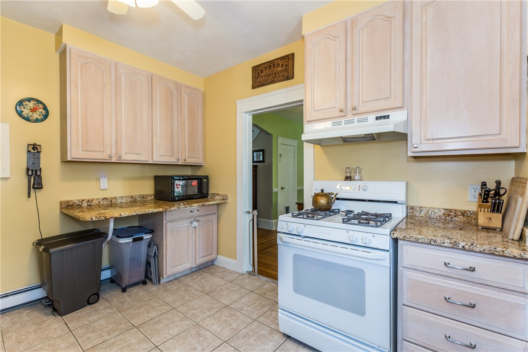 43 Brookwood Road Cranston, RI 02910 - Photo 8 of 33 Kitchen