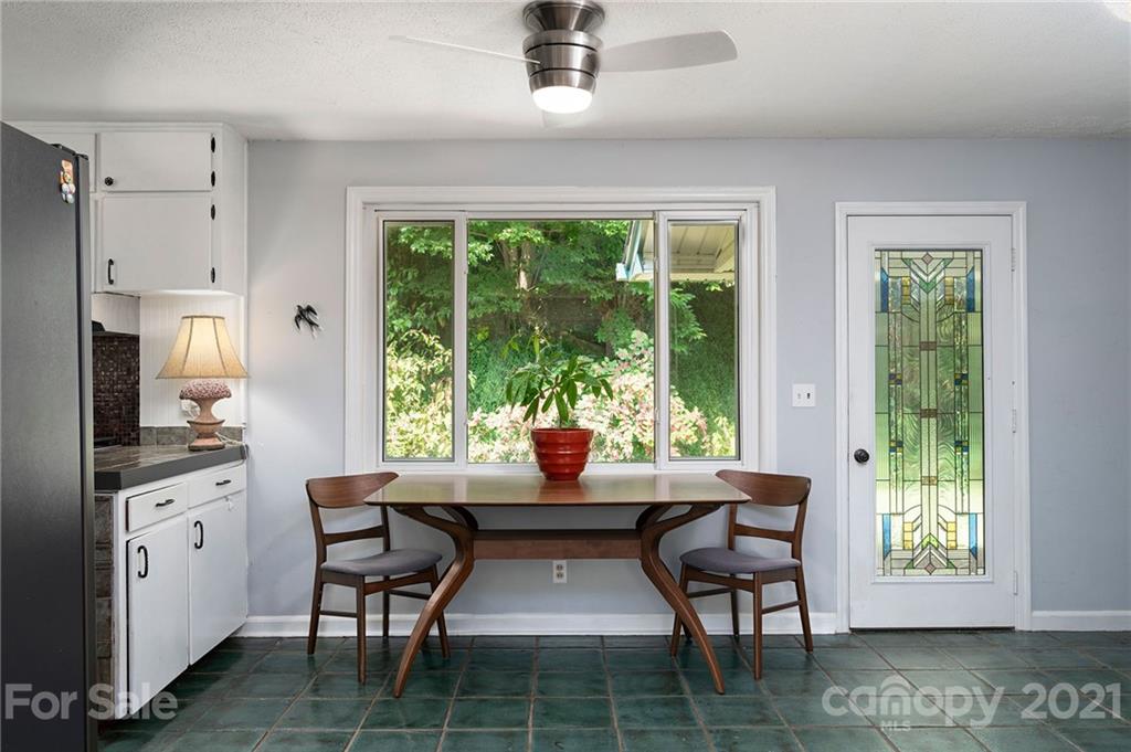 191 Spring Mountain Road Fairview, NC 28730 - Photo 17 of 30 Gallery Image 17