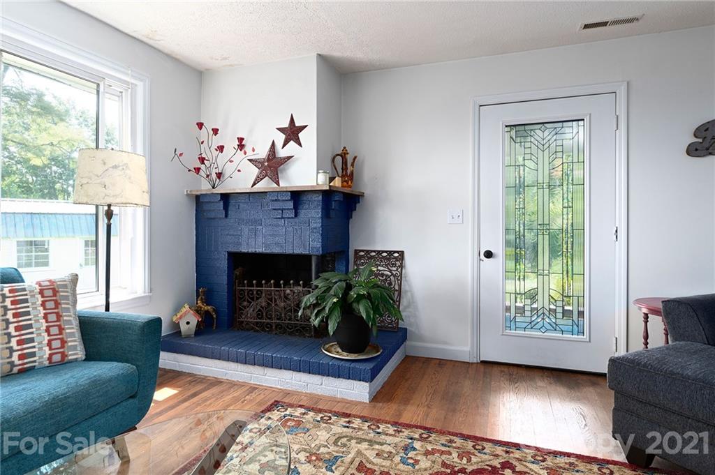 191 Spring Mountain Road Fairview, NC 28730 - Photo 7 of 30 Gallery Image 7