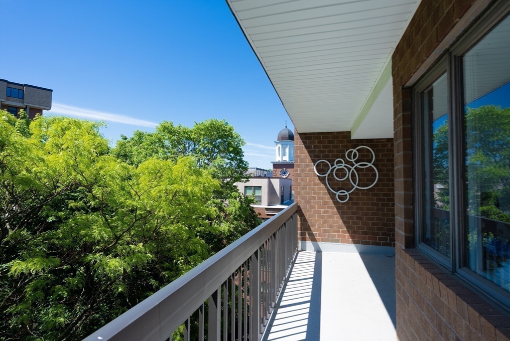 1265 Beacon Street, Unit 702 Brookline, MA 02446 - Photo 12 of 29