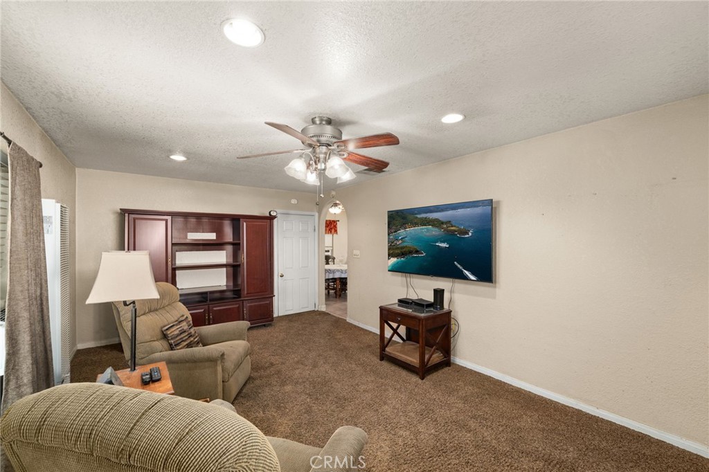 10428 Keller Avenue Riverside, CA 92505 - Photo 16 of 46