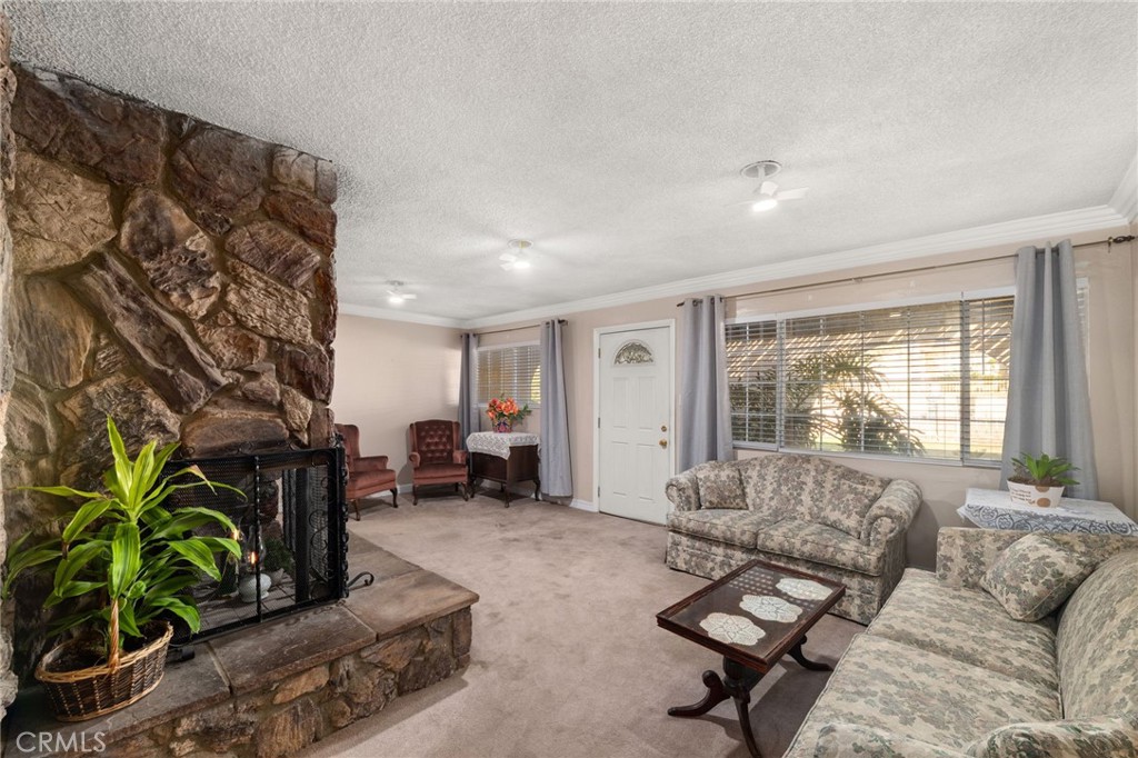 10428 Keller Avenue Riverside, CA 92505 - Photo 8 of 46