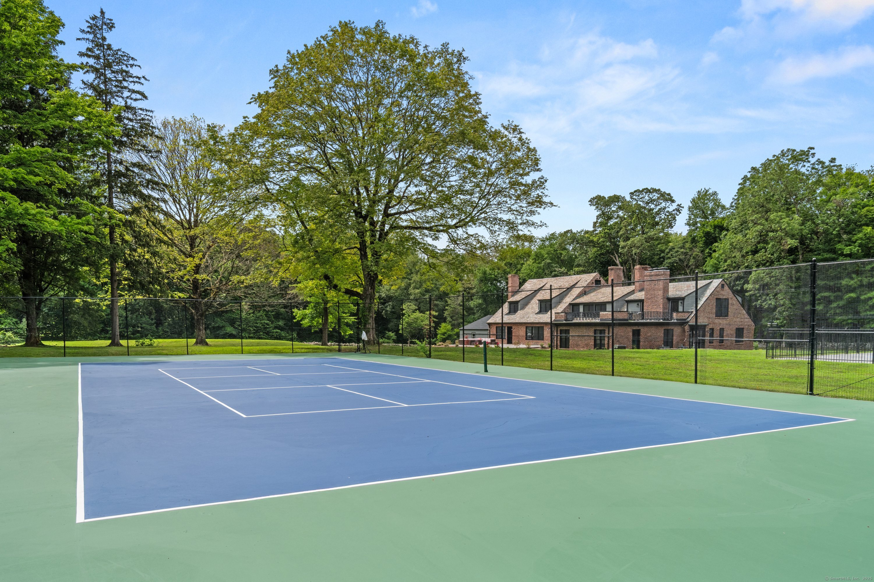 372 Tucker Hill Road Middlebury, CT 06762 - Photo 14 of 33 a view of a tennis court