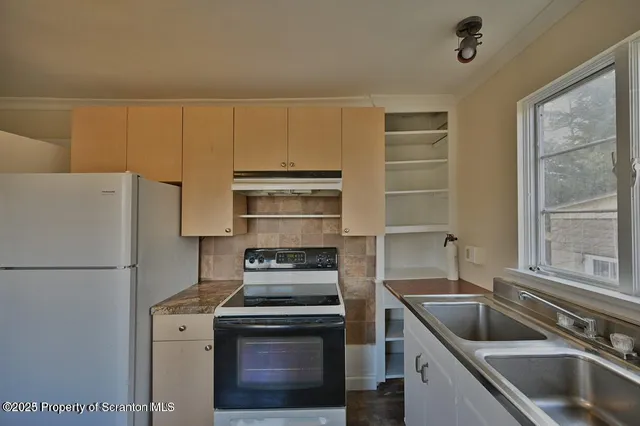 $1,100 | 1025 Ridge Avenue, Scranton, PA 18510