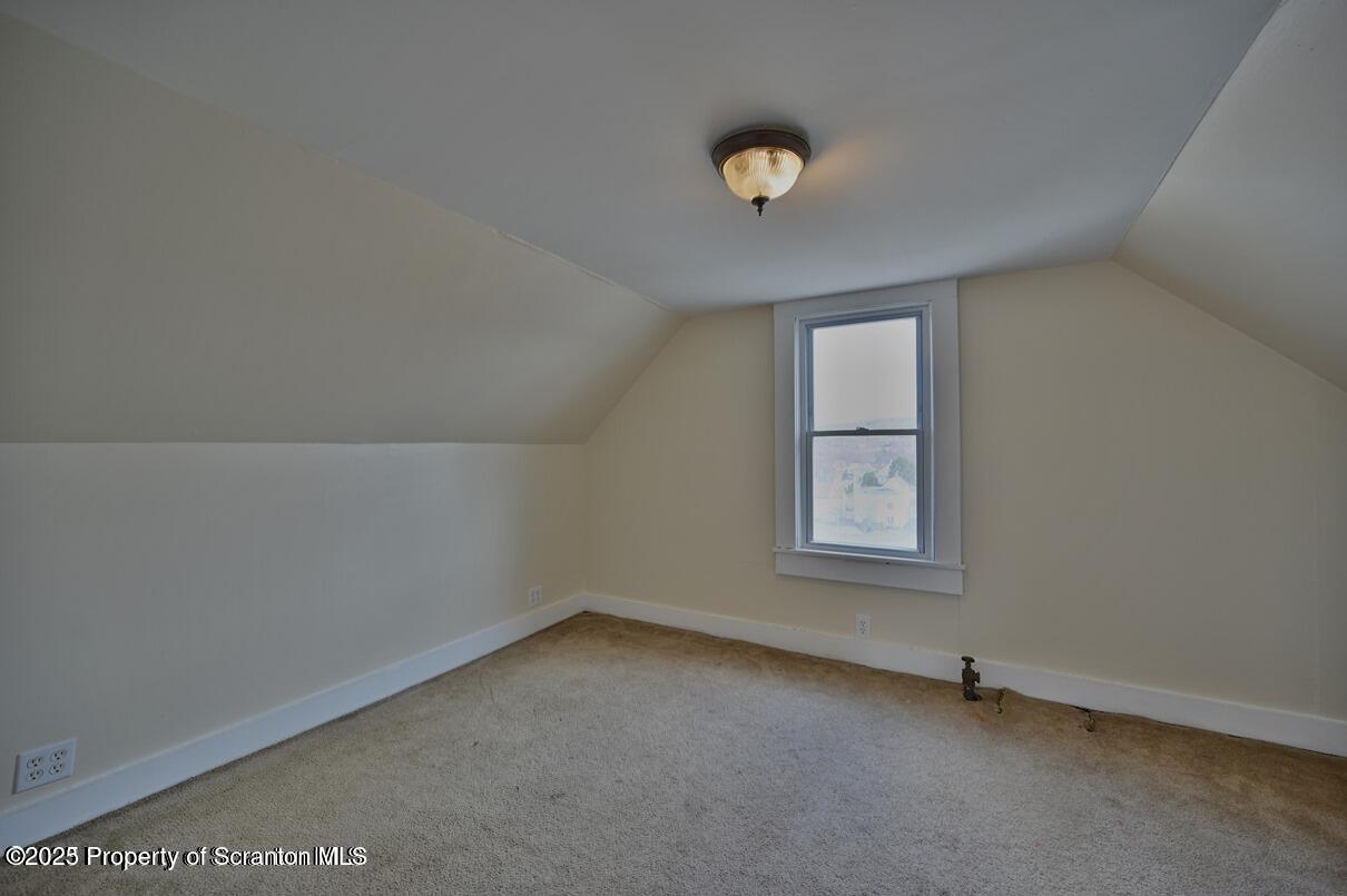 1025 Ridge Avenue Scranton, PA 18510 - Photo 37 of 49 an empty room with window