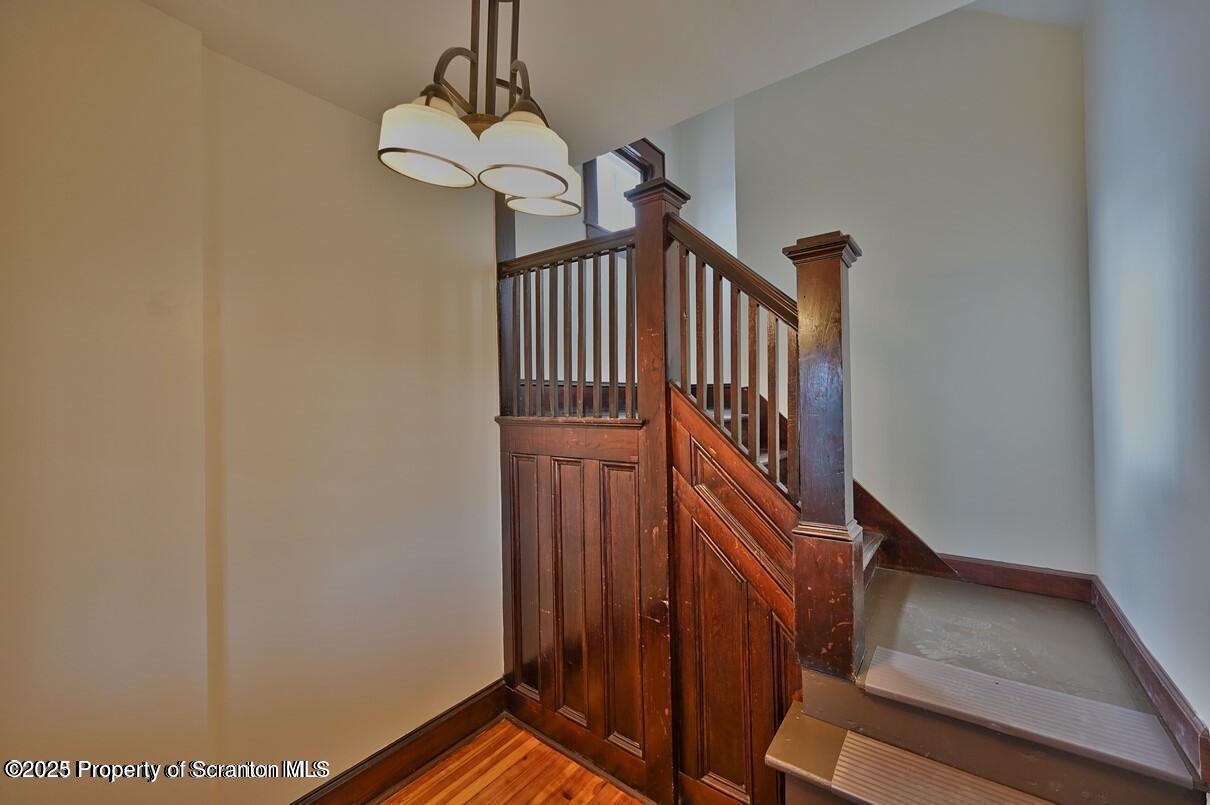 1025 Ridge Avenue Scranton, PA 18510 - Photo 5 of 49 20231109000454676713000000-o