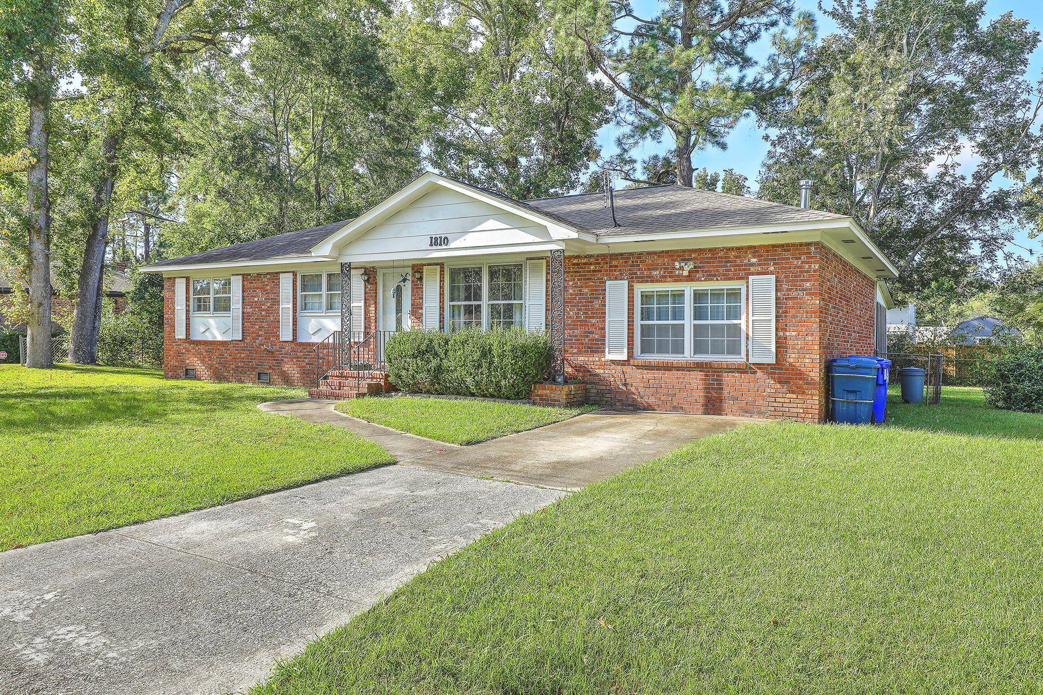 1810 Christian Road Charleston, SC 29407 - Photo 4 of 21 Front