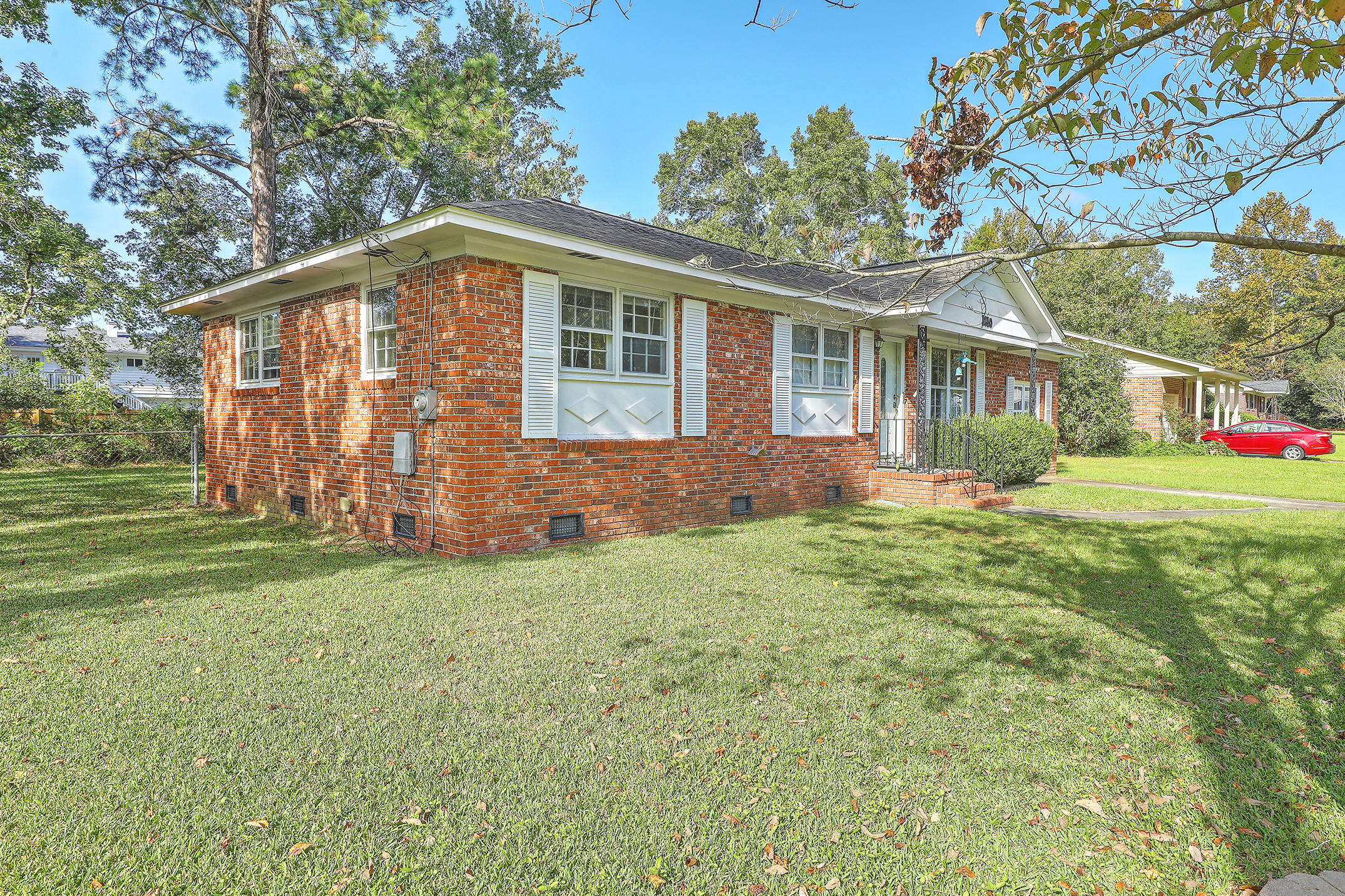 1810 Christian Road Charleston, SC 29407 - Photo 5 of 21 Front