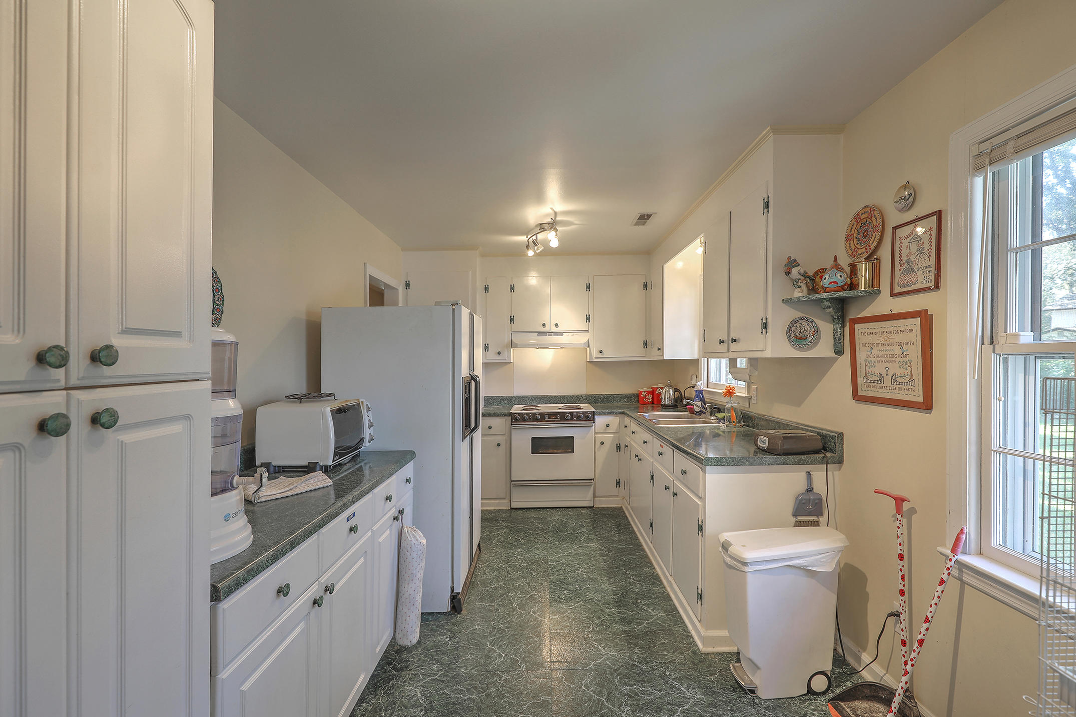 1810 Christian Road Charleston, SC 29407 - Photo 7 of 21 Kitchen