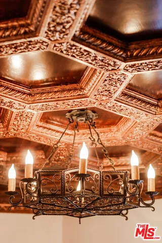 $6,650 | 1302 North Sweetzer Avenue, Unit 303, West Hollywood, CA 90069