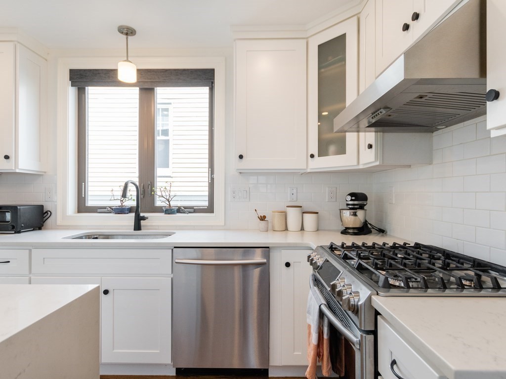 51 Iffley Road, Unit 2 Boston, MA 02130 - Photo 10 of 29