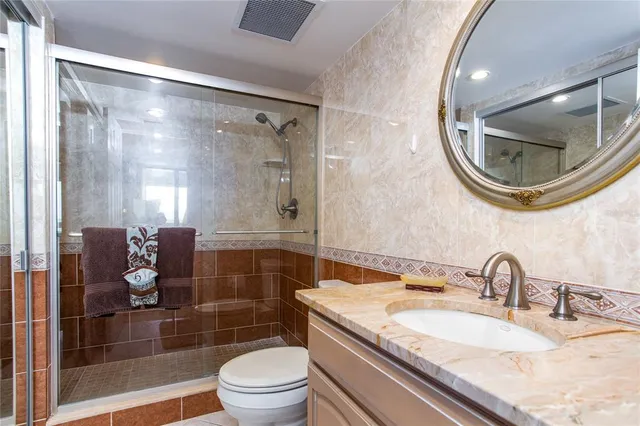 $5,200 | 17940 Gulf Boulevard, Unit 6E, Redington Shores, FL 33708