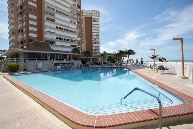 $5,200 | 17940 Gulf Boulevard, Unit 6E, Redington Shores, FL 33708