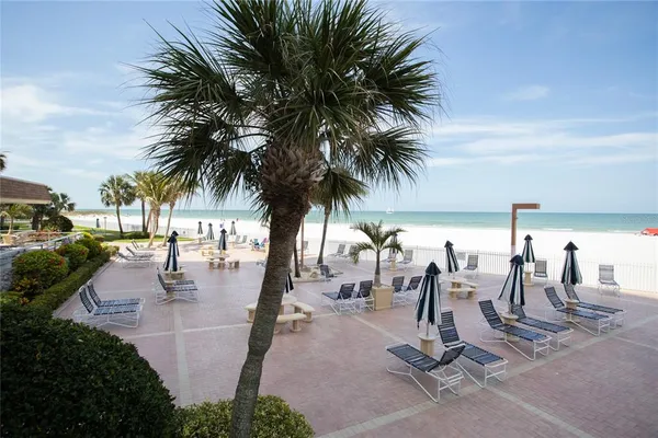 $5,200 | 17940 Gulf Boulevard, Unit 6E, Redington Shores, FL 33708