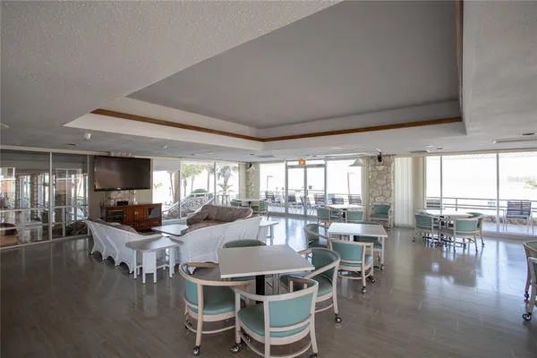 $5,200 | 17940 Gulf Boulevard, Unit 6E, Redington Shores, FL 33708
