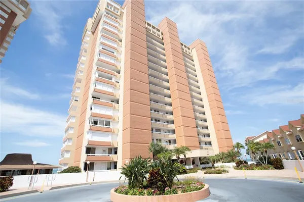 $5,200 | 17940 Gulf Boulevard, Unit 6E, Redington Shores, FL 33708