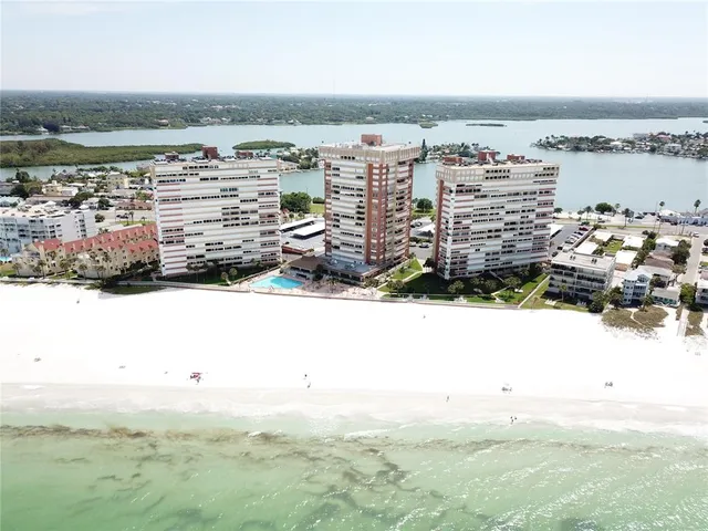 $5,200 | 17940 Gulf Boulevard, Unit 6E, Redington Shores, FL 33708