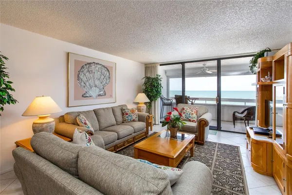 $5,200 | 17940 Gulf Boulevard, Unit 6E, Redington Shores, FL 33708