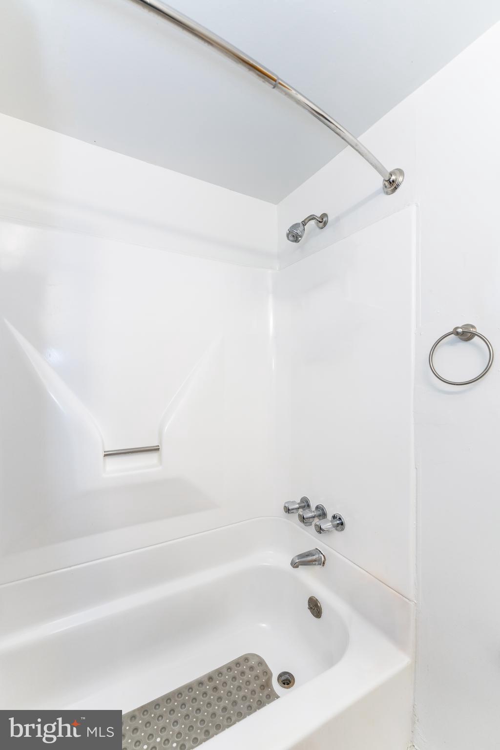 2514 13th Street Northwest Washington, DC 20009 - Photo 9 of 9 a bathroom with a bathtub