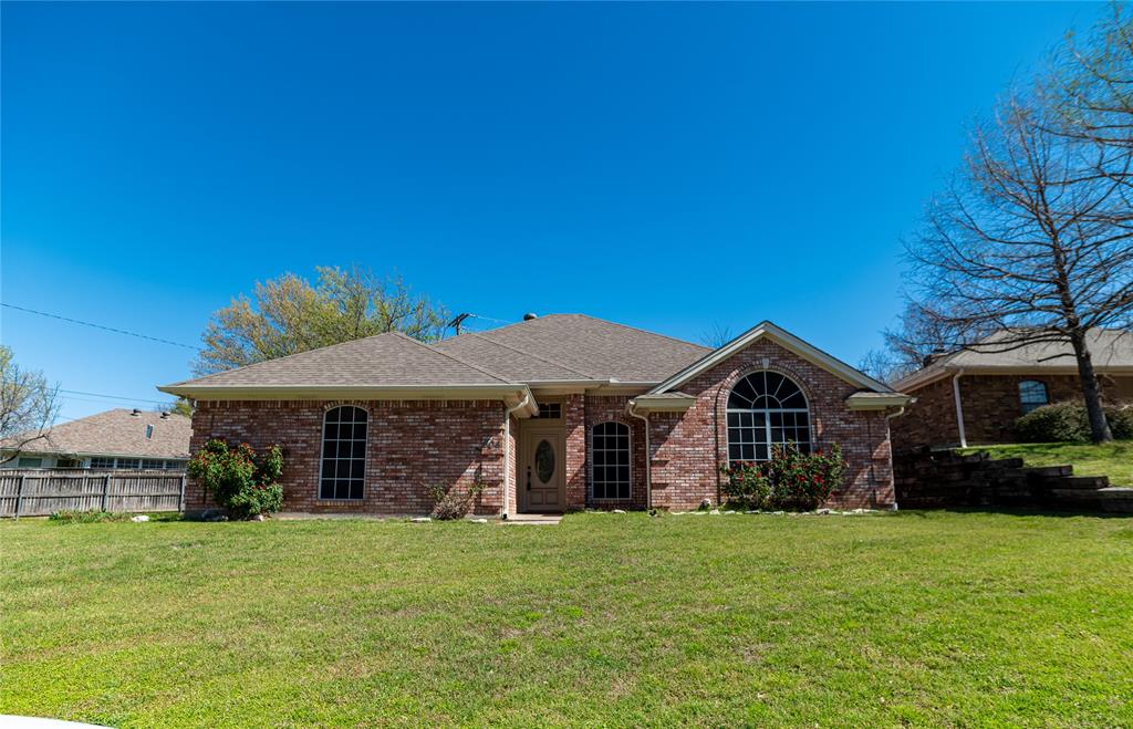 604 Valleyridge Court Decatur, TX 76234 - Photo 6 of 23 Seller is offering up to 10,000 seller concessions on this beautiful 4 bedroom, 2 bathroom home with large front and back yard!