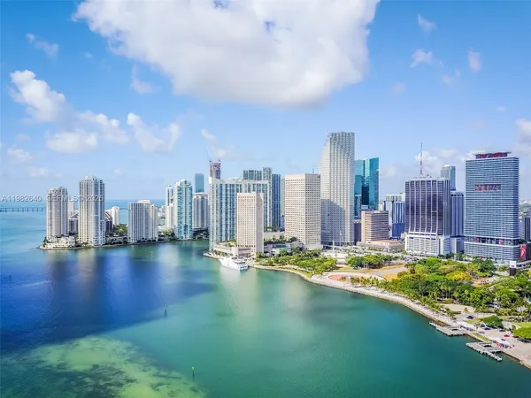 $2,300 | 133 Northeast 2nd Avenue, Unit 1915, Miami, FL 33132