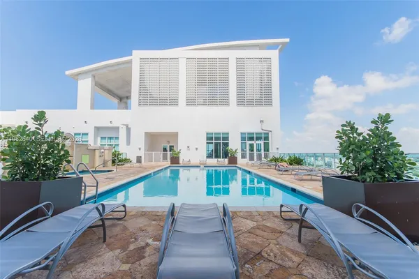 $2,300 | 133 Northeast 2nd Avenue, Unit 1915, Miami, FL 33132