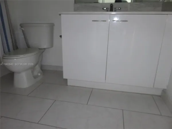 $2,300 | 133 Northeast 2nd Avenue, Unit 1915, Miami, FL 33132