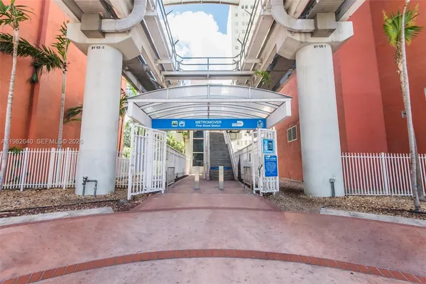 $2,300 | 133 Northeast 2nd Avenue, Unit 1915, Miami, FL 33132