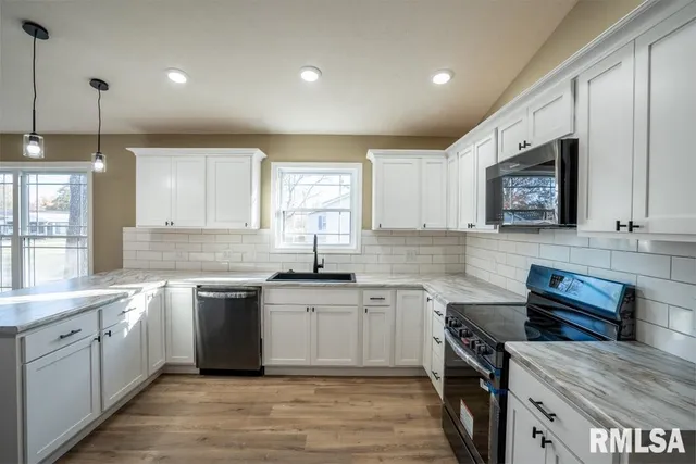 $234,000 | 1801 West Adams Street, Herrin, IL 62948