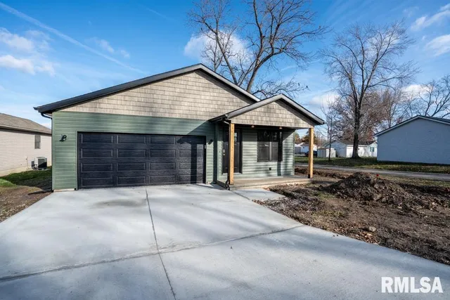 $234,000 | 1801 West Adams Street, Herrin, IL 62948