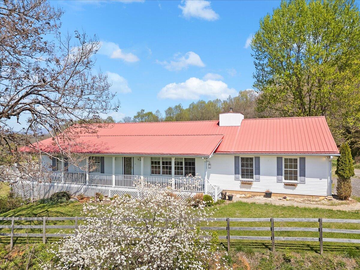 489 Arch Mill Road Buchanan, VA 24066 - Photo 1 of 66 01-489 Arch Mill Rd._01