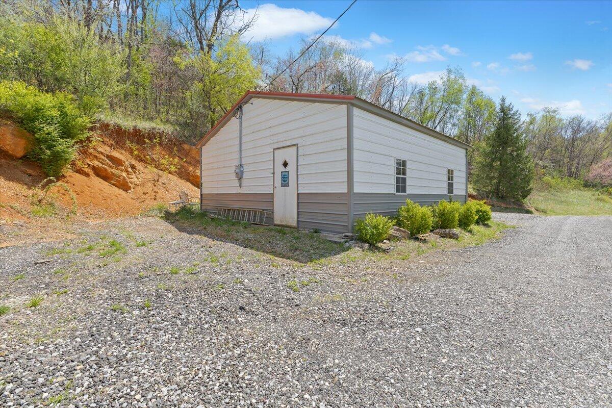 489 Arch Mill Road Buchanan, VA 24066 - Photo 31 of 66 33-489 Arch Mill Rd._33