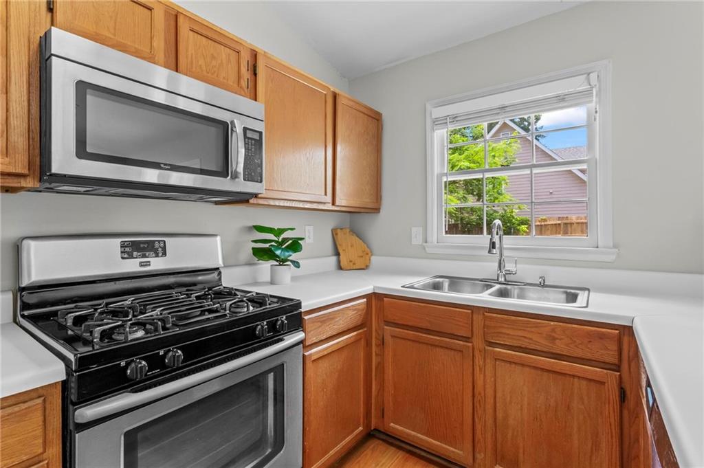 2771 Royal Bluff Decatur, GA 30030 - Photo 16 of 33