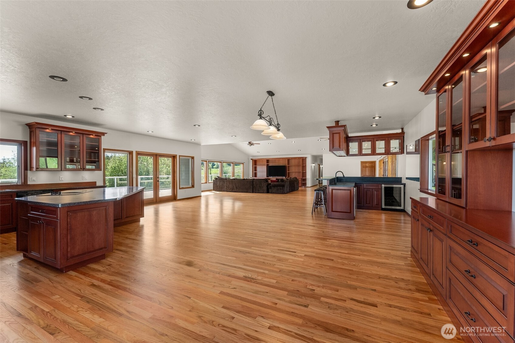139 Coulson Road Chehalis, WA 98532 - Photo 19 of 40 a living room with furniture and a wooden floor
