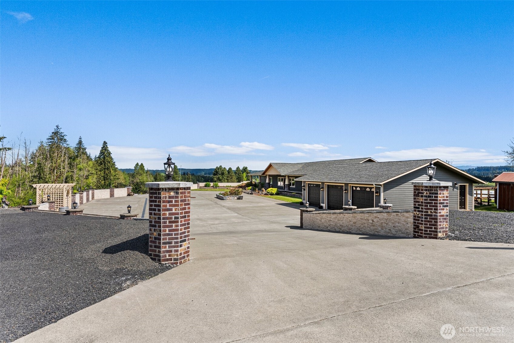 139 Coulson Road Chehalis, WA 98532 - Photo 34 of 40 a view of a terrace with a bench
