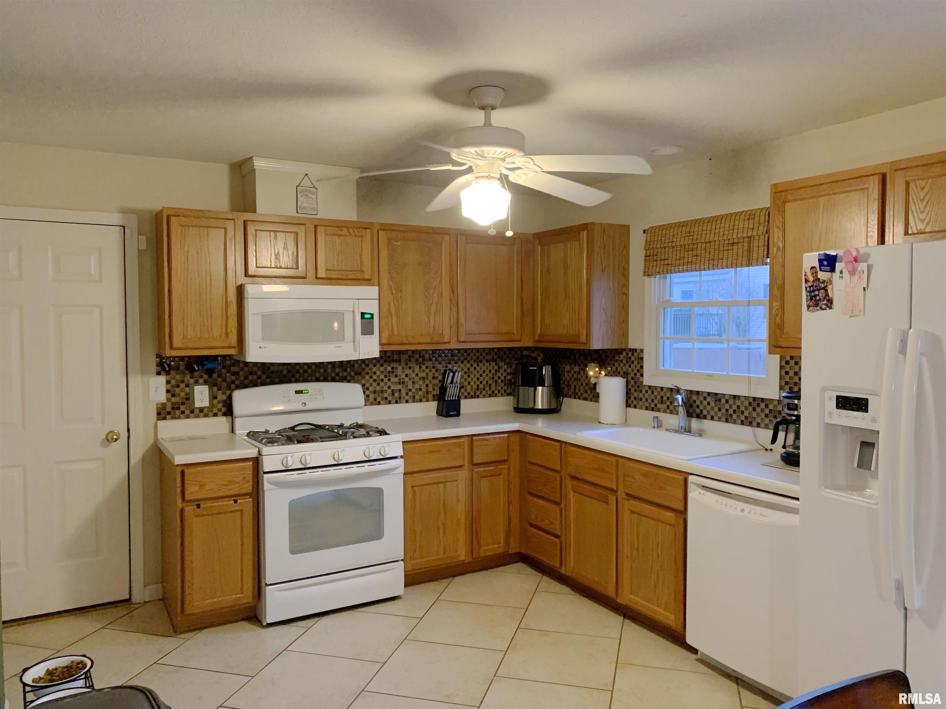 3725 Cranleigh Boulevard Springfield, IL 62712 - Photo 5 of 11 Gallery Image 5