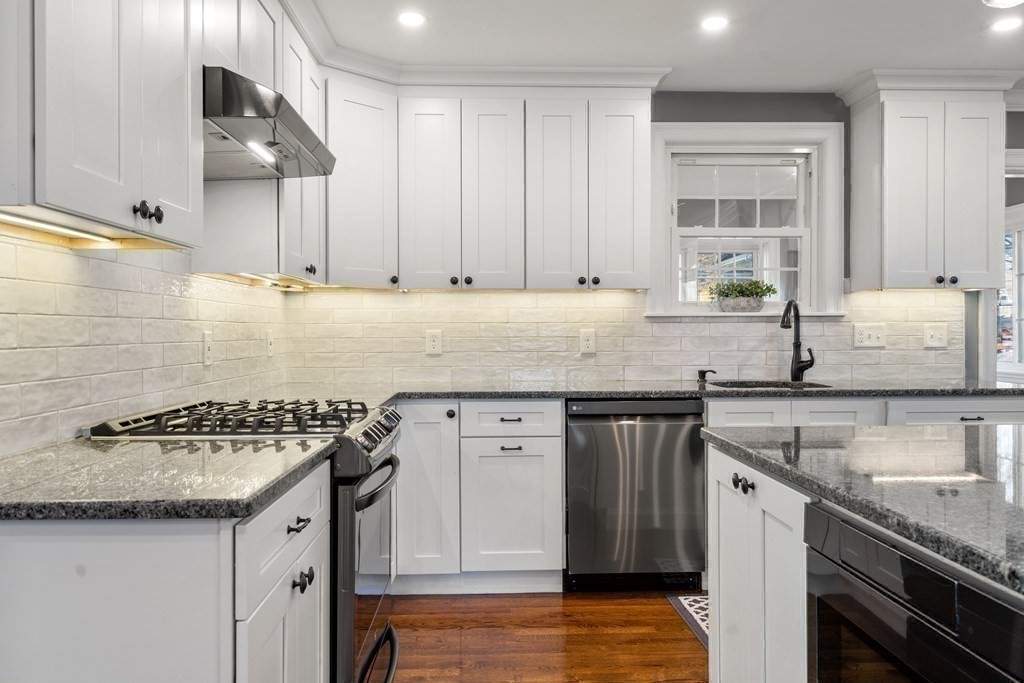 37 Rangeley Street Boston, MA 02124 - Photo 11 of 42