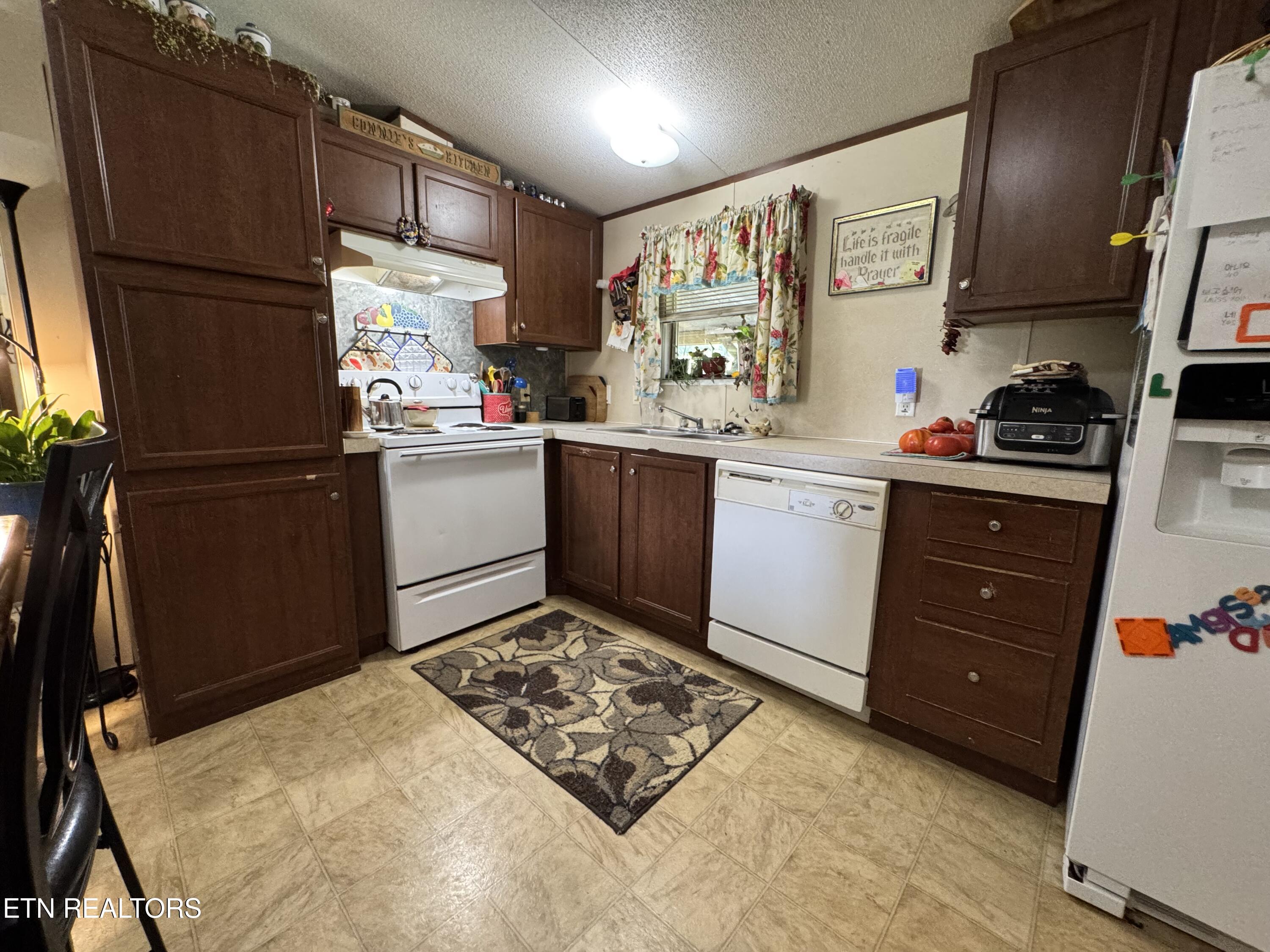 1820 Parker Road Pall Mall, TN 38577 - Photo 4 of 45 IMG_4413