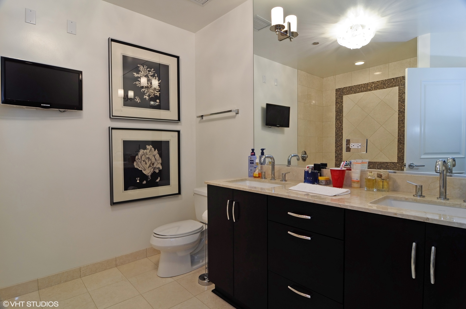 2 West Delaware Place, Unit 2707 Chicago, IL 60610 - Photo 11 of 15