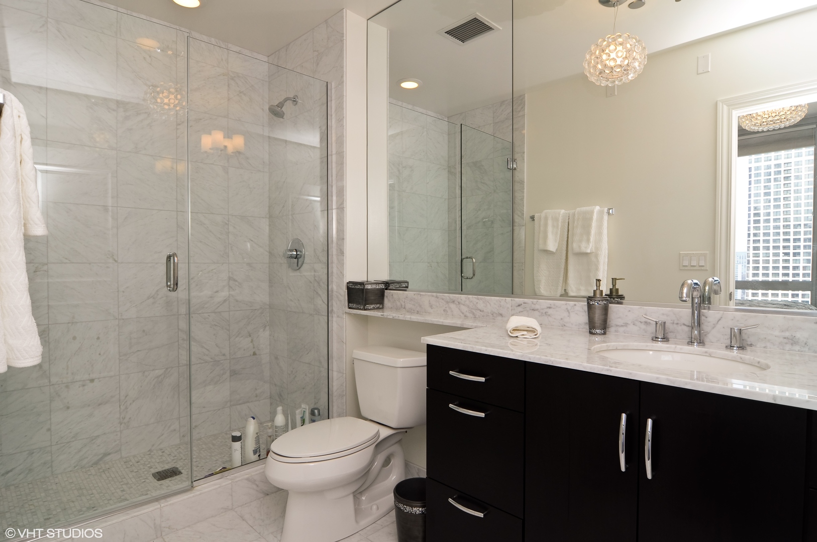 2 West Delaware Place, Unit 2707 Chicago, IL 60610 - Photo 13 of 15