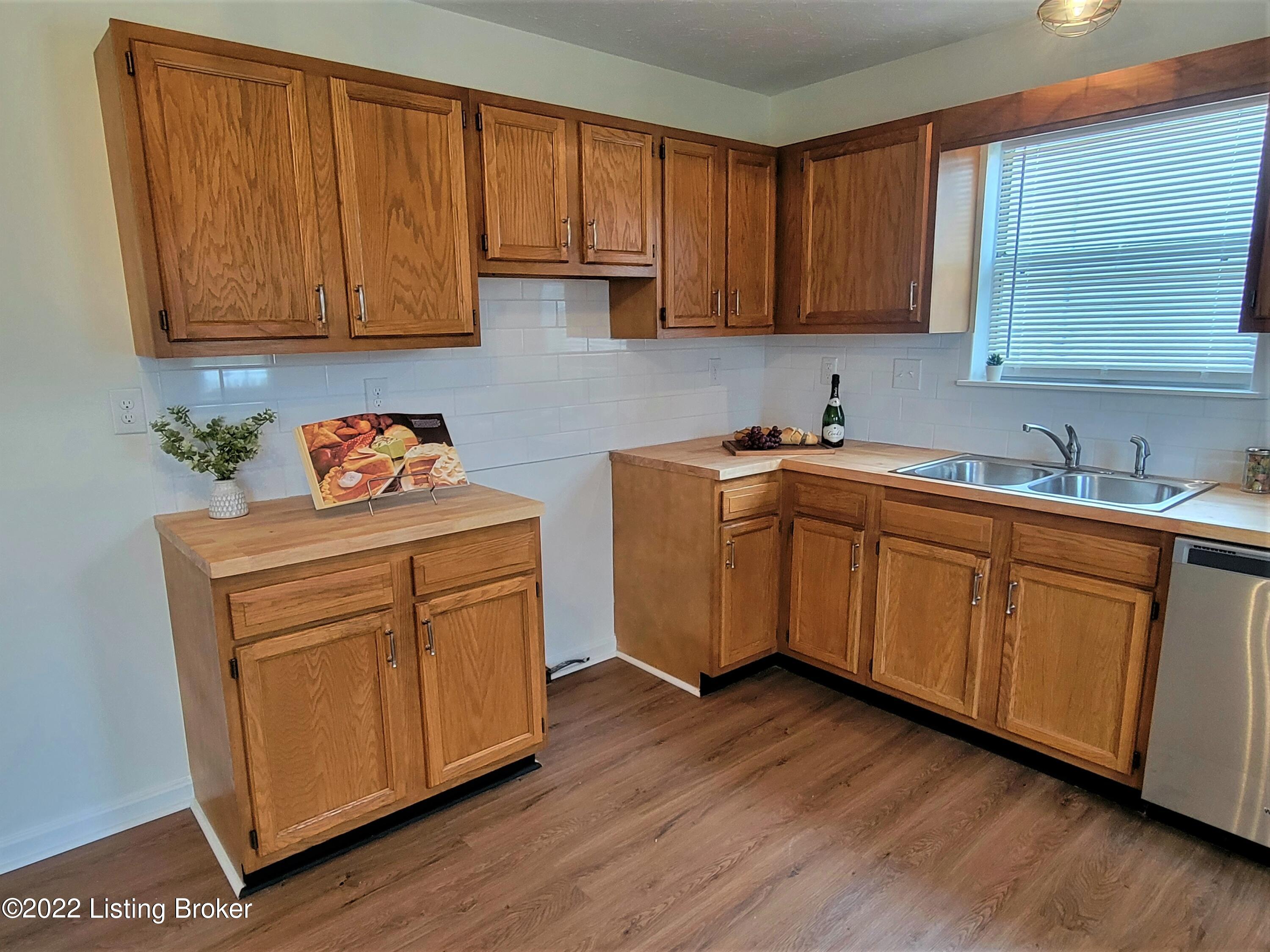 6712 Terry Road Louisville, KY 40258 - Photo 19 of 52 Great Lay-out!